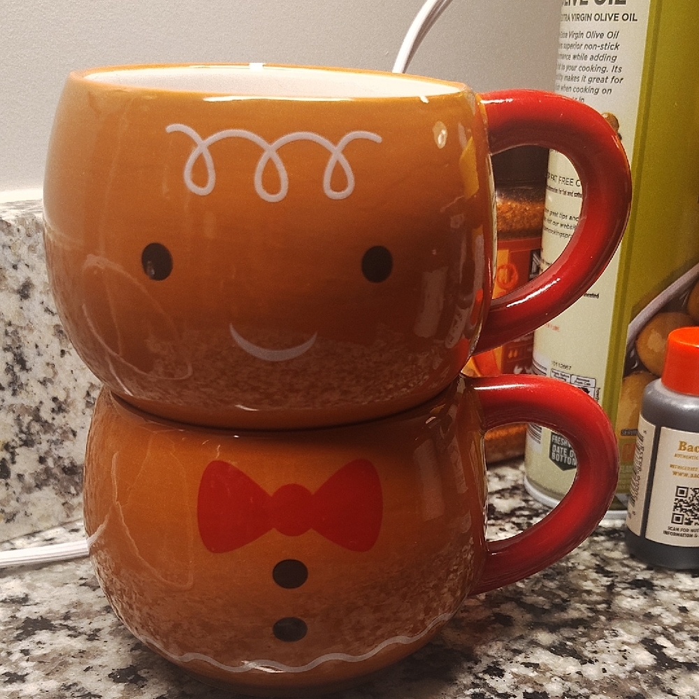 Target Gingerbread Mug Set with Red Handles